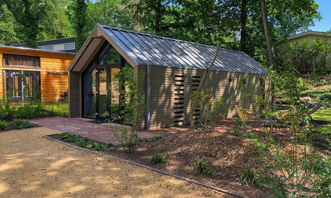 Belfeld House | Forest Lodge 4: Family-Friendly Retreat with Pool & Lake View