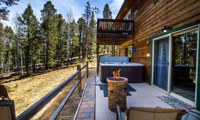 Spring Valley House | Explore the Mountain Retreat with Hot Tub & Wildlife Views