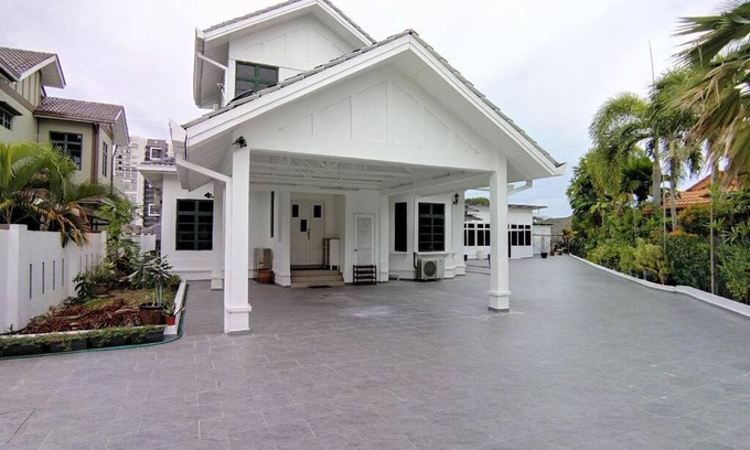 Cheras House | Forest Valley Homestay: Perfect for Family Group Gatherings