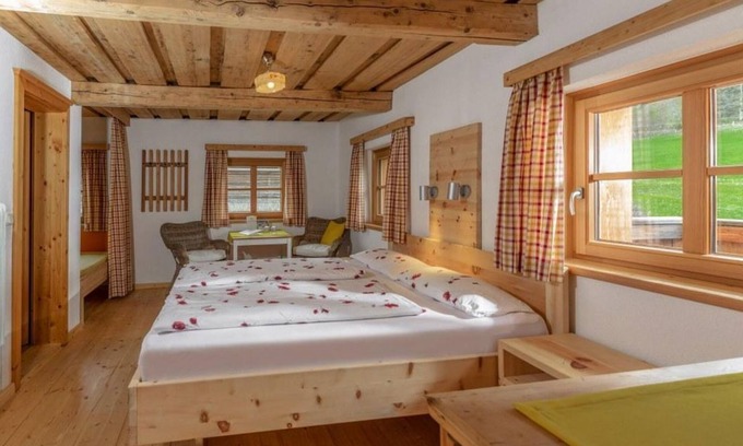 Gossenberg Apartment | Relaxing Forest View Double Room at Klausnerhof