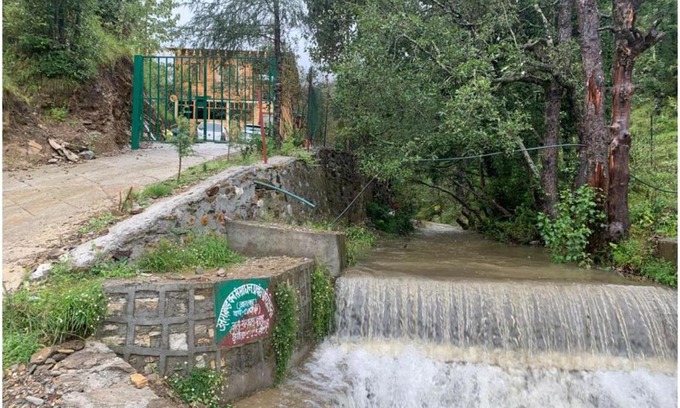 Mukteshwar Hotel | Pet-Friendly Forest View Farmhouse with Breakfast Included
