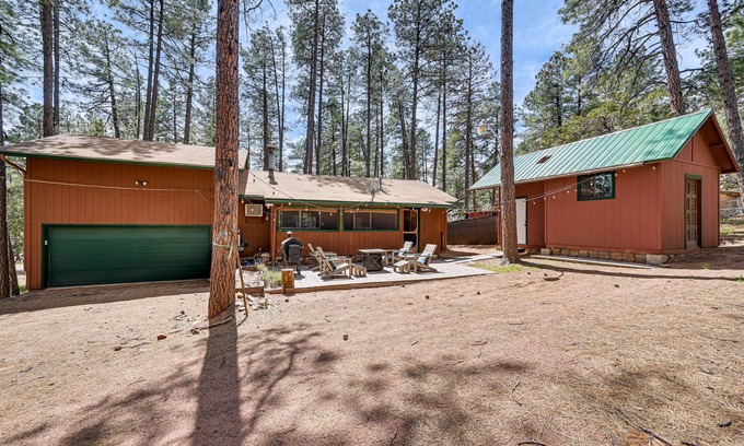 Strawberry Cabin | Inviting Cabin in Pine with Breathtaking Forest Views