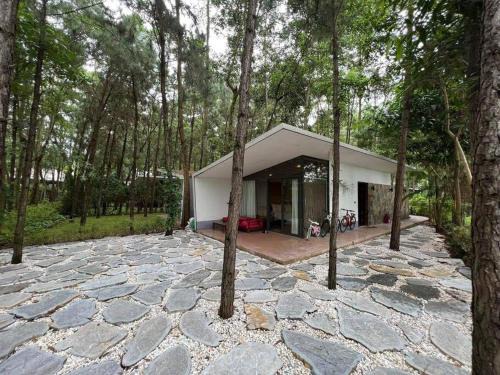 Ngoc Quang House | Inviting Forest Villa at Flamingo Dai Lai with Breakfast