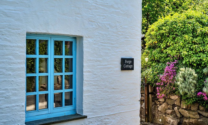 Tredinnick Cottage | Prime Getaway at Forge Cottage, Cornwall - Rated 9.8/10