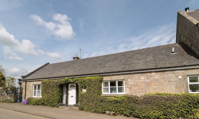Old Bewick Cottage | Pet-Friendly Forge Cottage: Characterful Retreat in Rothbury