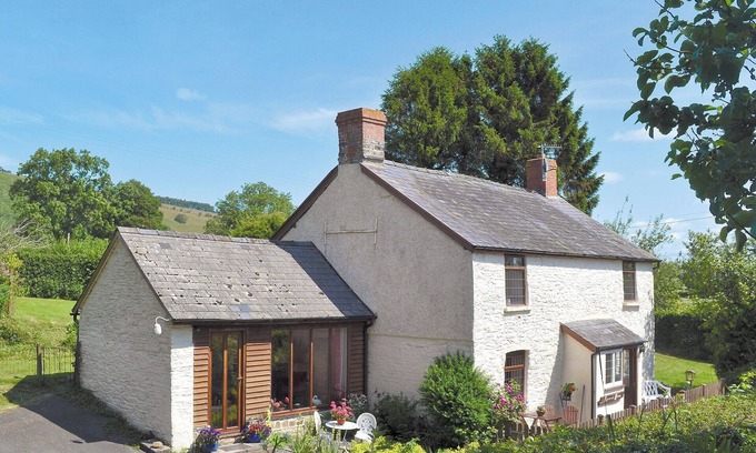 New Radnor Cottage | Spacious 3 Bedroom Retreat in New Radnor, Ideal for Families