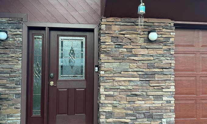 Old Seward - Oceanview Apartment | Discover Forget Me Not Home in South Anchorage