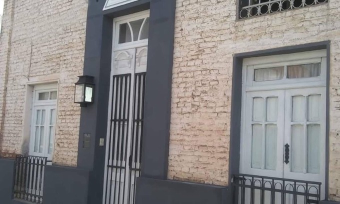 Salta House | Pet-Friendly Retreat at Forget Me Not - Jump Hotel