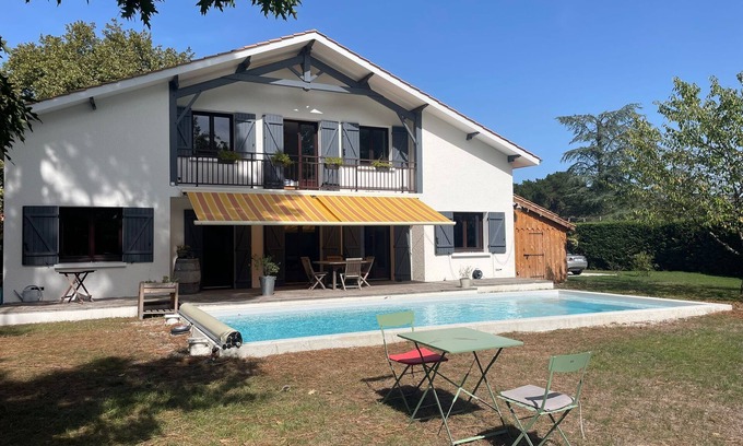 Saint-Aubin-de-Medoc Villa | Serene Getaway in a Park - Rated 10/10 by Guests
