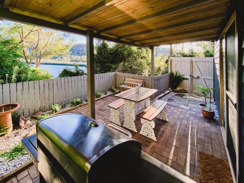 Gunderman House | Discover Forgotten Valley Guesthouse: Pet & Child Friendly Stay