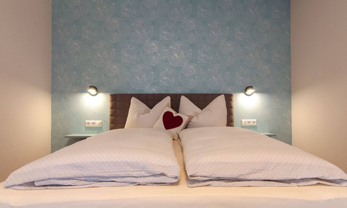 Herbolzheim Apartment | Cozy Forlenwald Room with Kitchen and Breakfast Included
