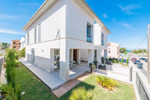 Can Picafort Villa | Family-Friendly Formentera 1: Rated 9/10 by Guests