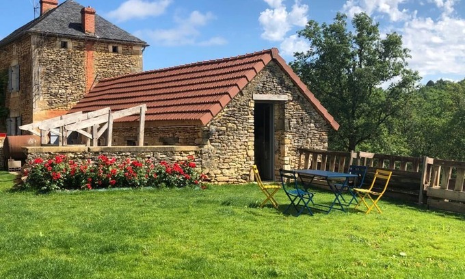 Paulin House | Charming Former Soue Near Sarlat with Family-Friendly Amenities
