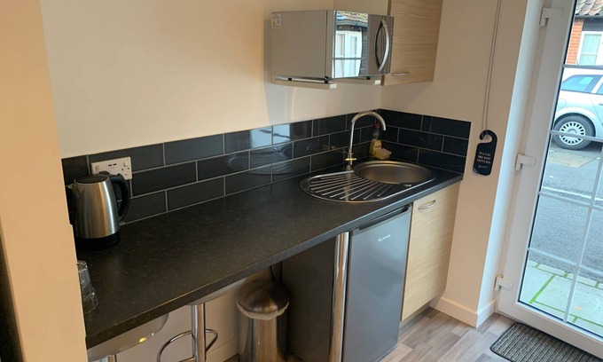 Runnymede House | Experience Fornham Guest House: Family-Friendly Comfort