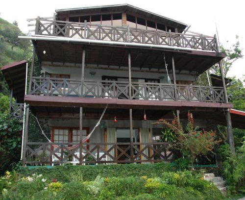 Mavis Bank Cabin | Peaceful Forres Park Nature Retreat with Pool & Spa