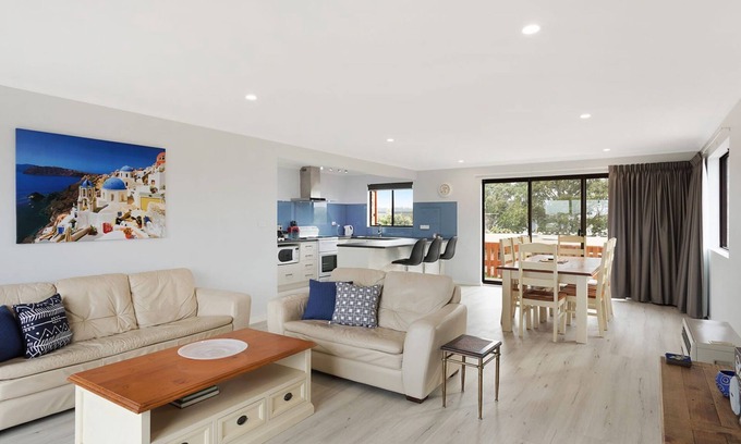 Narooma Apartment | Premier Forsters Bay Haven in Narooma with Family Amenities