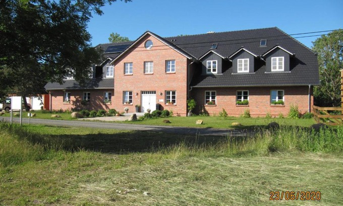 Schlemmin Apartment | Forsthof Schlemmin: Pet-Friendly Oasis with Ocean Views