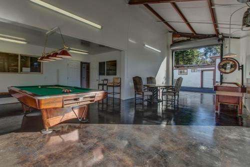 Fort Bragg House | Family-Friendly Retreat at Fort Bragg for Your Nights' Rest