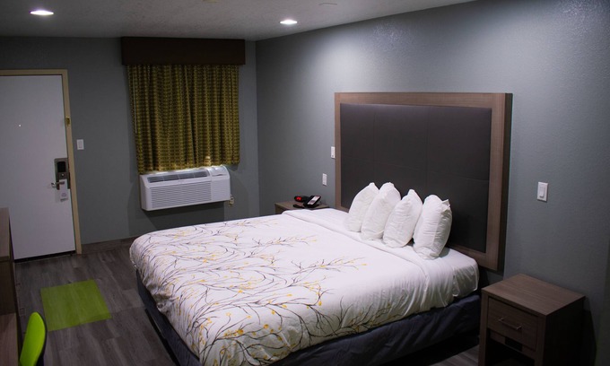 Fort Davis RV Rental | Welcoming Fort Davis Inn & R.V. Park - Pet Friendly Stay