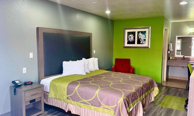 Fort Davis Hotel | Inviting Fort Davis Inn & RV Park: Family and Pet Friendly