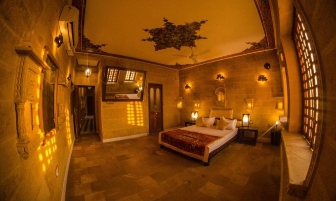 Amar Sagar Pol Hotel | Discover Fort Villa: Rated 9/10 with Kitchen & Breakfast
