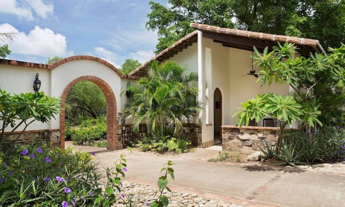 Playa Colorado Apartment | Perfect Getaway at Fort Walker Studio: Spa & Breakfast Included