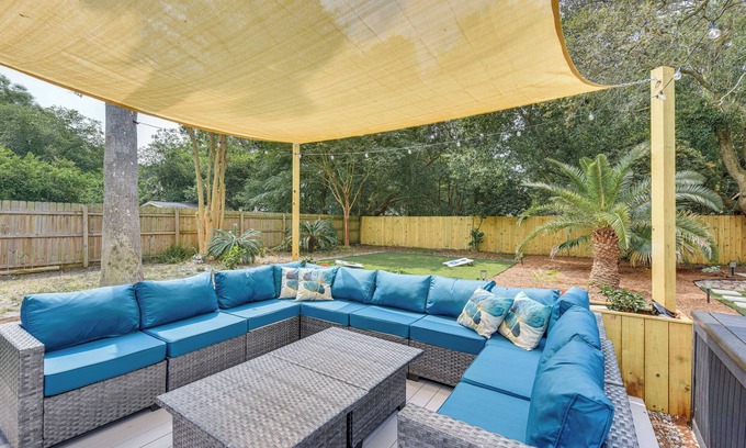 Fort Walton Beach House | Beachside Fort Walton Retreat: 10/10 Rated with Spa!