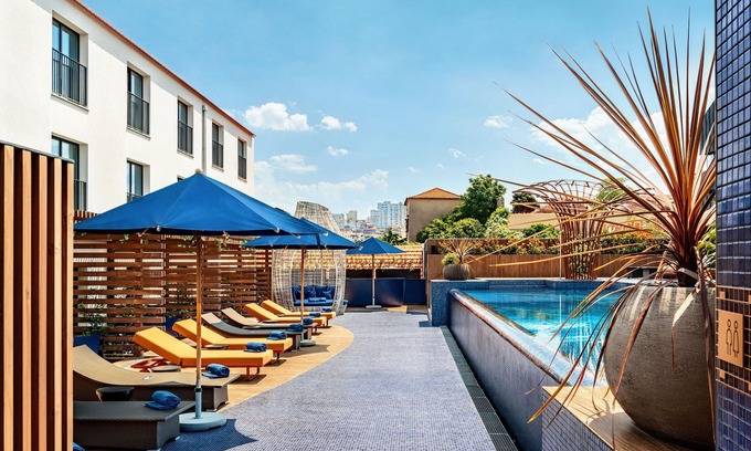 Santa Marinha Hotel | Experience The Lodge Hotel: 5-Star Spa and Pool Retreat