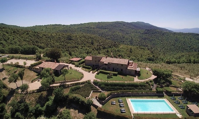Gualdo Cattaneo Apartment | Discover Forte Sorgnano: Farmhouse with Private Pool