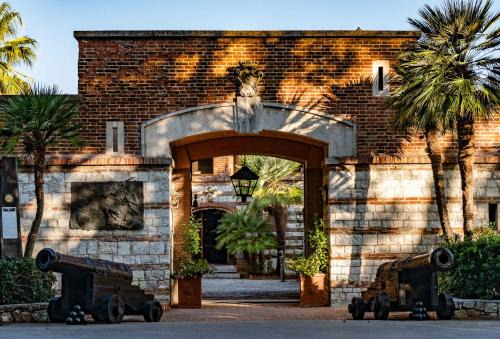 Portonovo Hotel | Relax at Fortino Napoleonico: Oceanfront Comfort & Quality