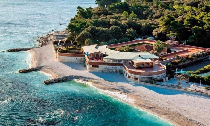 Portonovo Hotel | Exceptional Fortino Napoleonico: Ocean View & Family Friendly