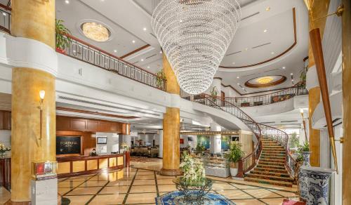 Ba Dinh Hotel | Fortuna Hotel Hanoi: Relax by the Pool with Hot Tub Access