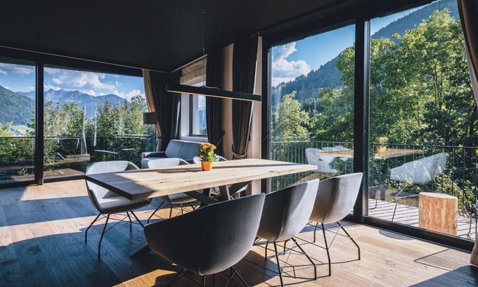 Zell am See Apartment | Fortuna View: Superior Apartment with Spa and Breakfast