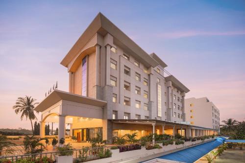 Hosur Hotel | Fortune Hosur Hotel: Family-Friendly with Pool & Dining