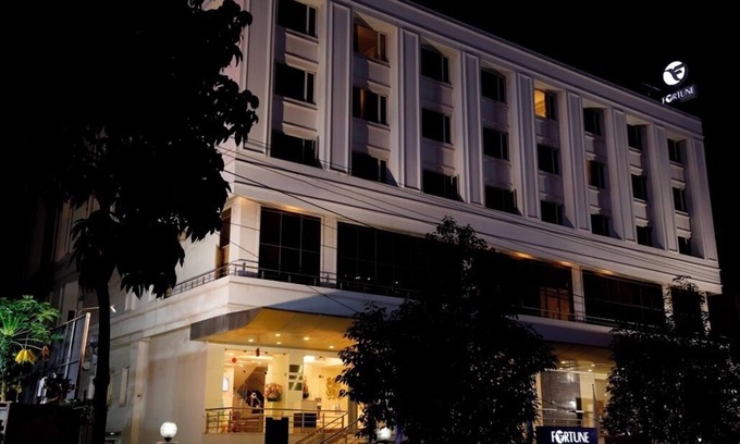 Dwaraka Nagar Hotel | Experience Fortune Inn Sree Kanya with Ocean Views & More