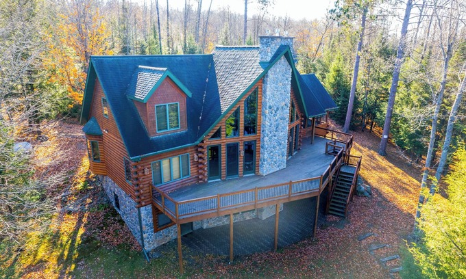 Stambaugh Cabin | Discover Fortune Ridge: Year-Round Lakefront Escape