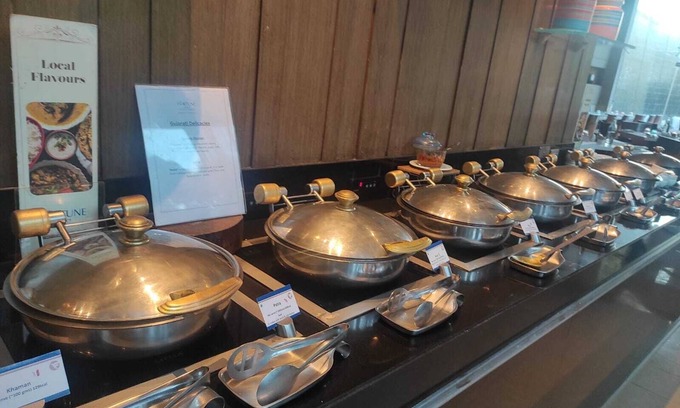 Ahmedabad Hotel | Convenient Stay at Fortune Select SG Highway with Dining & More
