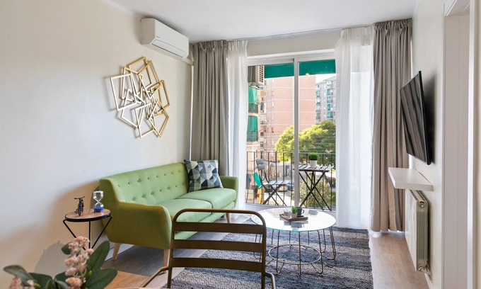 Sant Marti Apartment | Comfortable Forum 4 Apartment with Spa and Family Amenities