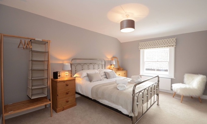 York Apartment | Exceptional Fossgate Duplex Apartment with Breakfast & Kitchen
