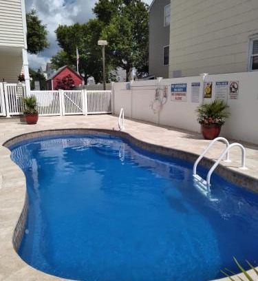 Wildwood House | Family-Friendly Fountain Motel with Shared Pool Access