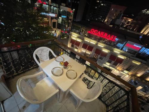 Sabayil Apartment | Budget-Friendly Fountain Square Apartment Awaits You