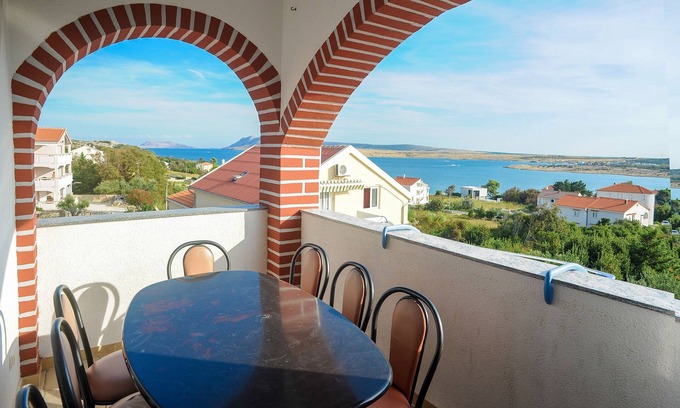 Caska Apartment | Beautiful Four Bedroom Apartment with Sea View in Caska
