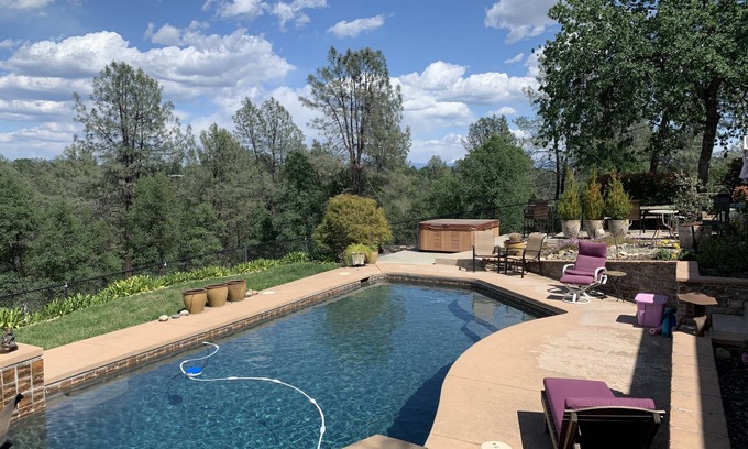 Redding House | Four-Bedroom Country Retreat with Pool & Hot Tub