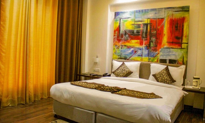 Budaun Resort | Discover Four Leaf Hotel with Family-Friendly Amenities
