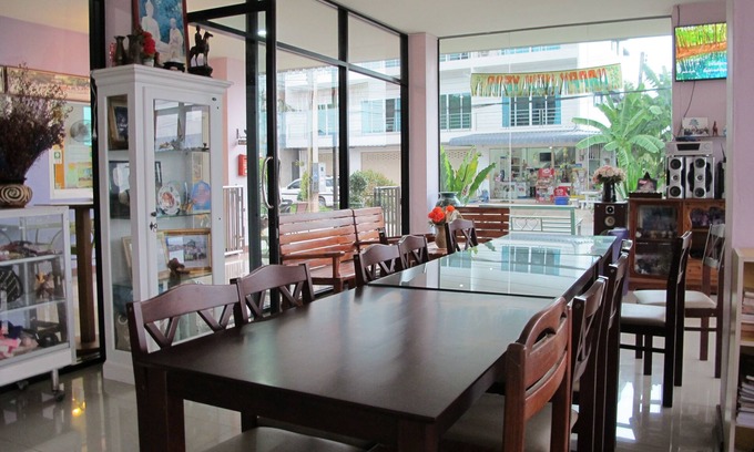 Makham Tia Hotel | Family-Friendly Stays at Four P Residence with Kitchen Access