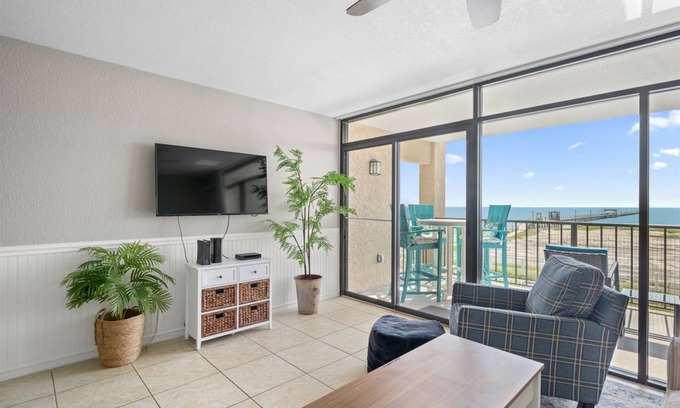 Rockport Condo | Pet Friendly Four Point Lighthouse with Lagoon Views & Spa
