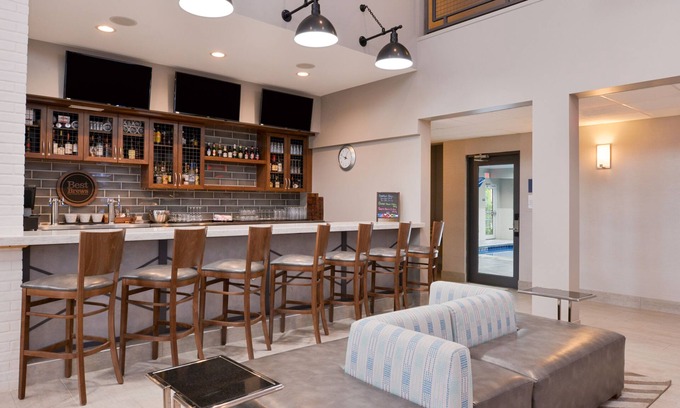 Mount Prospect Hotel | Discover Four Points by Sheraton Mt Prospect O'Hare Hotel