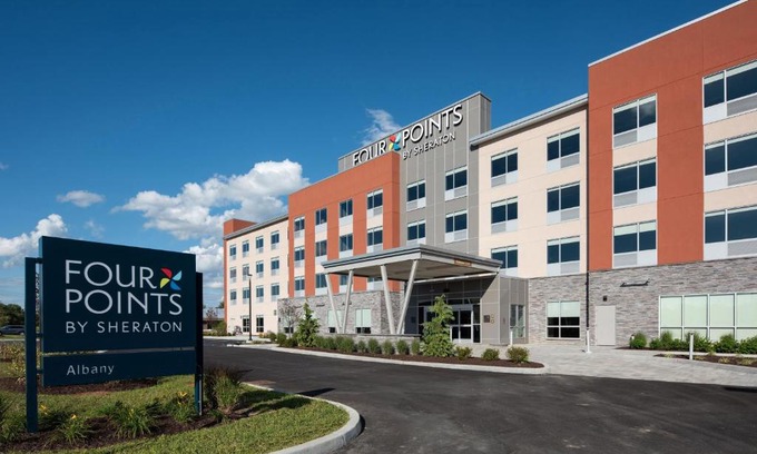Albany Hotel | Welcoming Four Points by Sheraton Albany with Pool & Dining