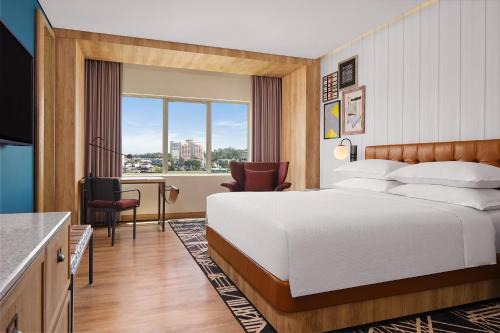 Lubuk Baja Hotel | Experience Four Points by Sheraton Batam with Ocean Views