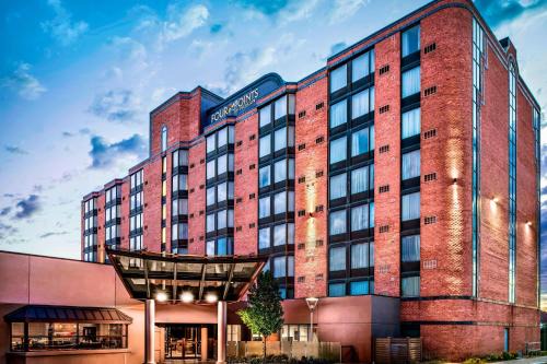 Mississauga Hotel | Pet-Friendly Four Points by Sheraton in Mississauga